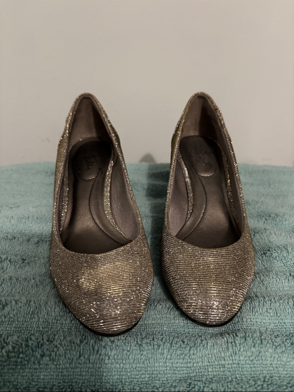 Life Stride Glittery Round-Toe Pumps - Silver